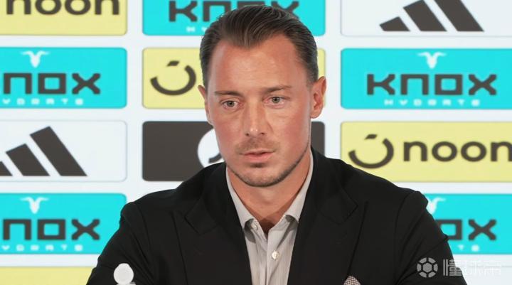 雅伊斯勒:阵容肯定会有所调整;我们把大牌球员离队视作机会